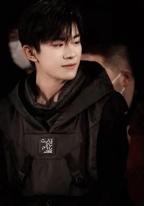 娱乐圈吃瓜爆料杨洋视频,揭秘明星幕后生活