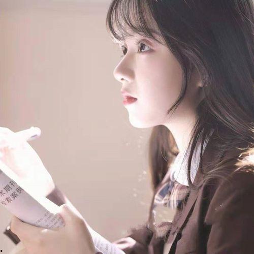 女生双标行为娱乐吃瓜酱